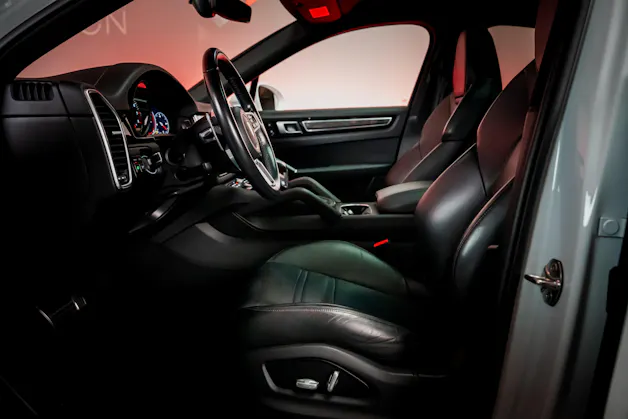 PORSCHE Cayenne Coupé 2.9 V6 S / CH-Fahrzeug / Sport Chrono / Panorama