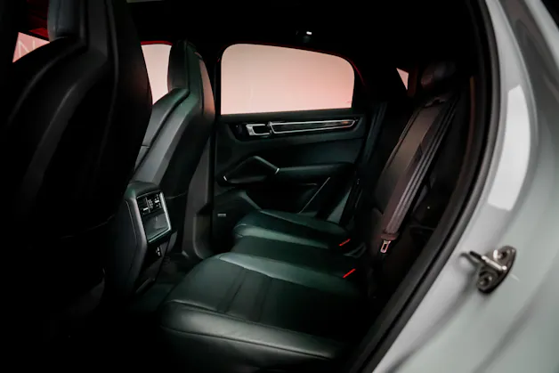 PORSCHE Cayenne Coupé 2.9 V6 S / CH-Fahrzeug / Sport Chrono / Panorama