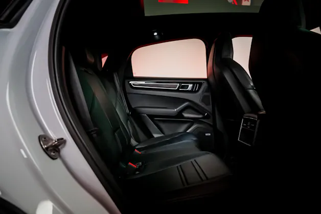 PORSCHE Cayenne Coupé 2.9 V6 S / CH-Fahrzeug / Sport Chrono / Panorama