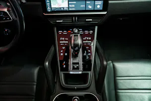PORSCHE Cayenne Coupé 2.9 V6 S / CH-Fahrzeug / Sport Chrono / Panorama