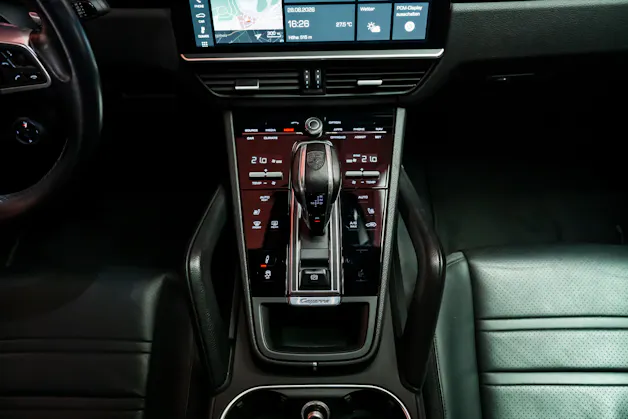 PORSCHE Cayenne Coupé 2.9 V6 S / CH-Fahrzeug / Sport Chrono / Panorama