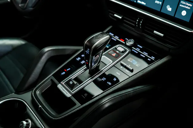 PORSCHE Cayenne Coupé 2.9 V6 S / CH-Fahrzeug / Sport Chrono / Panorama