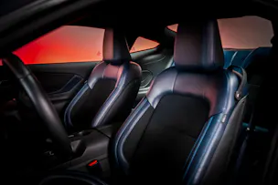 FORD Mustang Coupé 5.0 V8 Dark Horse / CH-Fahrzeug / Rückfahrkamera