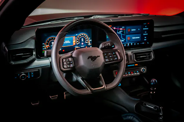 FORD Mustang Coupé 5.0 V8 Dark Horse / CH-Fahrzeug / Rückfahrkamera
