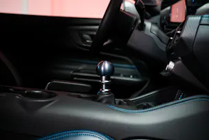 FORD Mustang Coupé 5.0 V8 Dark Horse / CH-Fahrzeug / Rückfahrkamera