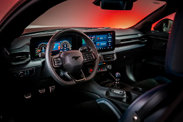 FORD Mustang Coupé 5.0 V8 Dark Horse / CH-Fahrzeug / Rückfahrkamera