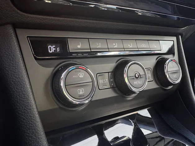 SKODA Superb Combi 2.0 TSI Sport Line DSG 4x4