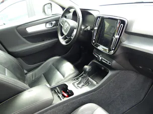 VOLVO XC40 T3 Momentum