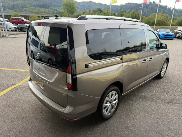 FORD Grand Tourneo Connect 1.5 PHEV Titanium Automat