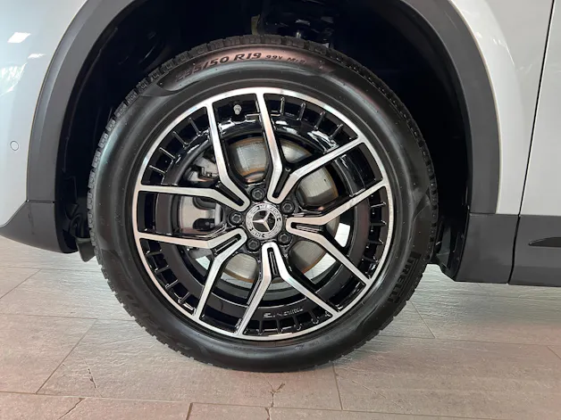MERCEDES-BENZ EQA 350 4Matic Swiss Star