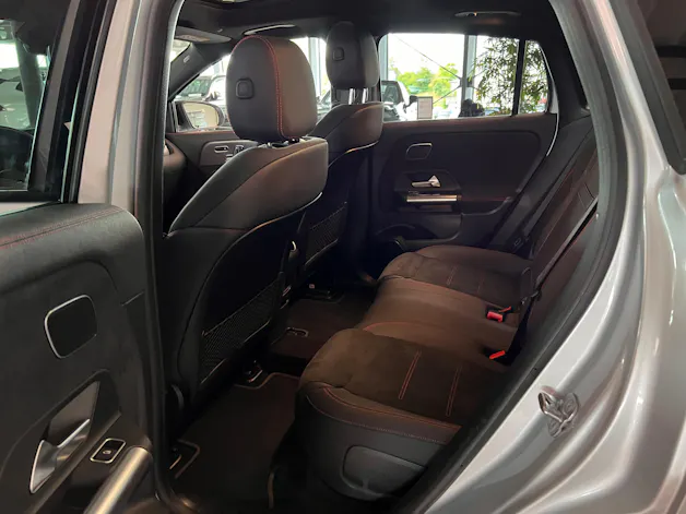 MERCEDES-BENZ EQA 350 4Matic Swiss Star