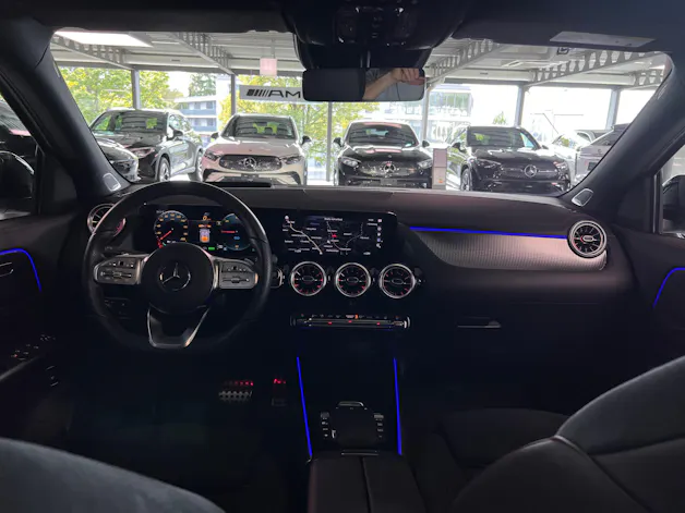 MERCEDES-BENZ EQA 350 4Matic Swiss Star