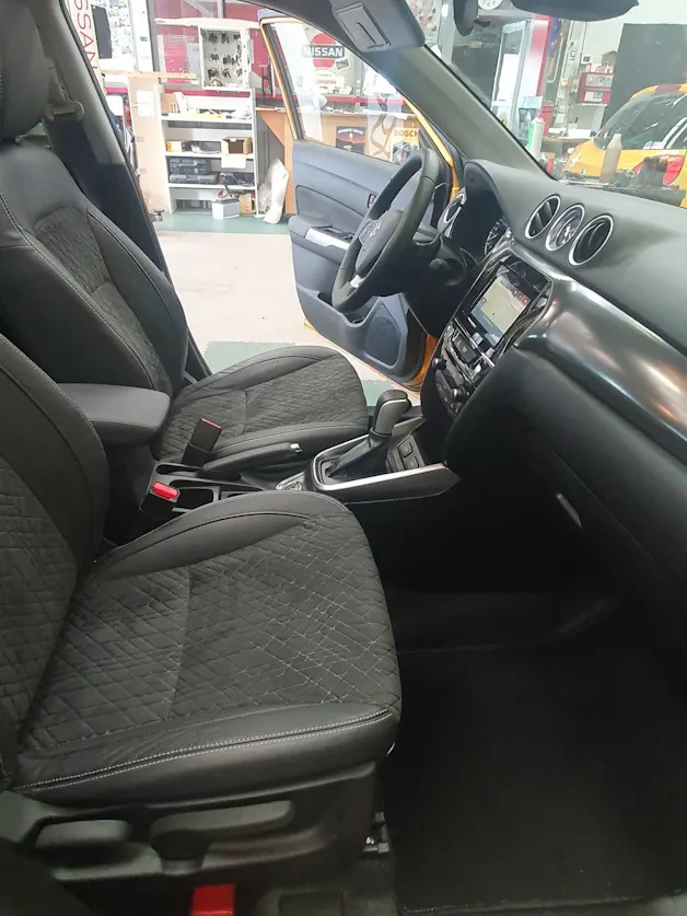 Suzuki Vitara 1.4 Boosterjet Compact + Automatic