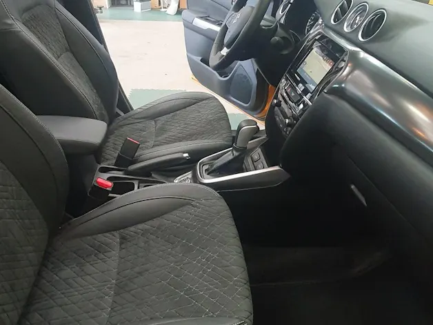 Suzuki Vitara 1.4 Boosterjet Compact + Automatic