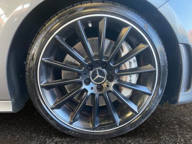 MERCEDES-BENZ A 35 AMG 4Matic