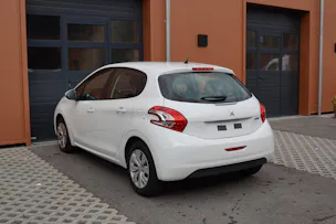 PEUGEOT 208 1.2 VTI " * Véhicule CH * Régulateur de vitesse * intérieur tissus *"