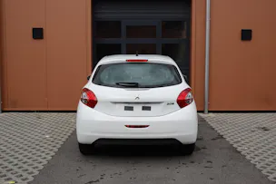 PEUGEOT 208 1.2 VTI " * Véhicule CH * Régulateur de vitesse * intérieur tissus *"