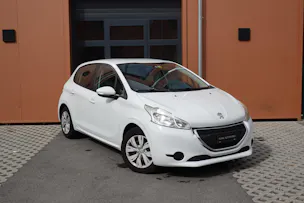 PEUGEOT 208 1.2 VTI " * Véhicule CH * Régulateur de vitesse * intérieur tissus *"
