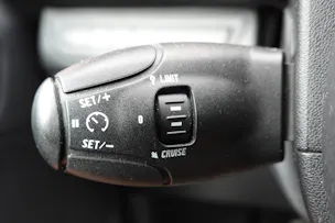 PEUGEOT 208 1.2 VTI " * Véhicule CH * Régulateur de vitesse * intérieur tissus *"