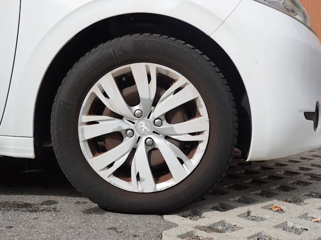 PEUGEOT 208 1.2 VTI " * Véhicule CH * Régulateur de vitesse * intérieur tissus *"