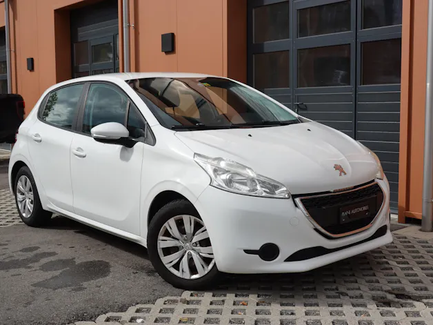 PEUGEOT 208 1.2 VTI " * Véhicule CH * Régulateur de vitesse * intérieur tissus *"