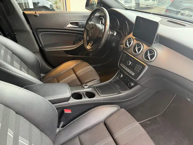 MERCEDES-BENZ CLA Shooting Brake 200 7G-DCT