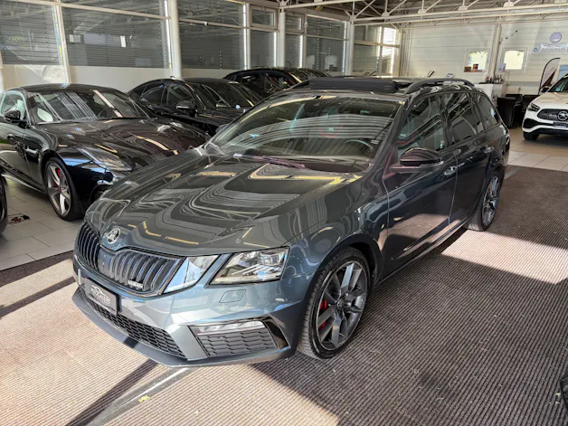 SKODA Octavia Combi 2.0 TSI RS DSG | CH | Panorama | Columbus Navi | mySkoda Pack | ACC Tempomat |