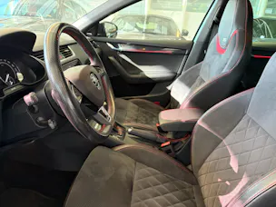 SKODA Octavia Combi 2.0 TSI RS DSG | CH | Panorama | Columbus Navi | mySkoda Pack | ACC Tempomat |