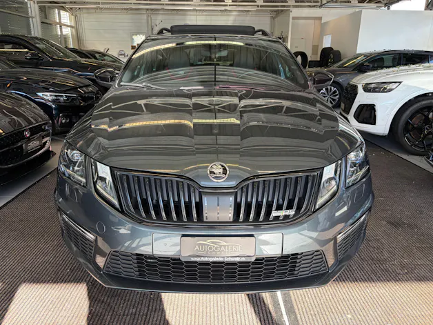 SKODA Octavia Combi 2.0 TSI RS DSG | CH | Panorama | Columbus Navi | mySkoda Pack | ACC Tempomat |