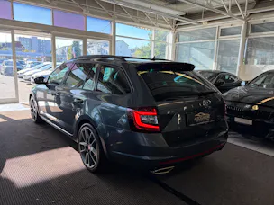 SKODA Octavia Combi 2.0 TSI RS DSG | CH | Panorama | Columbus Navi | mySkoda Pack | ACC Tempomat |