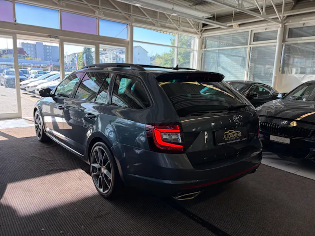 SKODA Octavia Combi 2.0 TSI RS DSG | CH | Panorama | Columbus Navi | mySkoda Pack | ACC Tempomat |