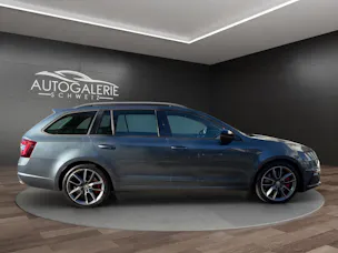 SKODA Octavia Combi 2.0 TSI RS DSG | CH | Panorama | Columbus Navi | mySkoda Pack | ACC Tempomat |