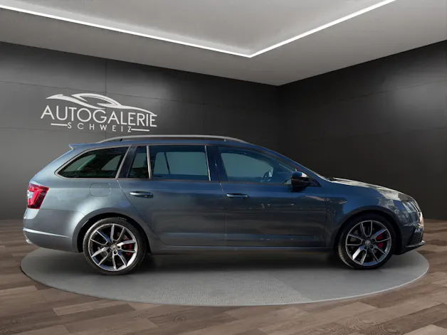 SKODA Octavia Combi 2.0 TSI RS DSG | CH | Panorama | Columbus Navi | mySkoda Pack | ACC Tempomat |