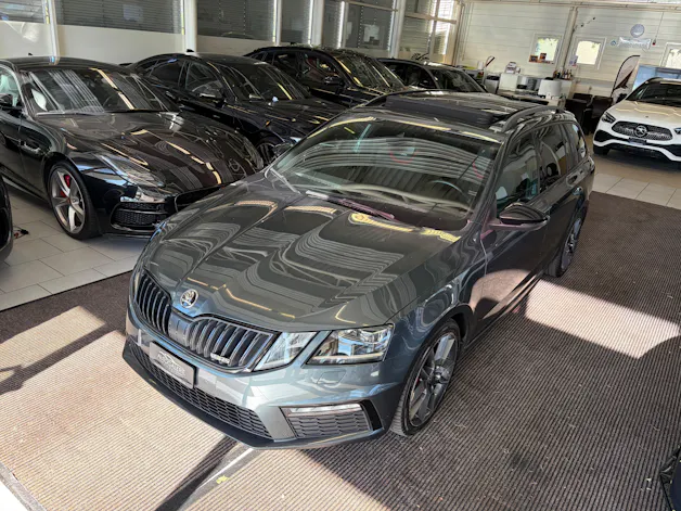 SKODA Octavia Combi 2.0 TSI RS DSG | CH | Panorama | Columbus Navi | mySkoda Pack | ACC Tempomat |
