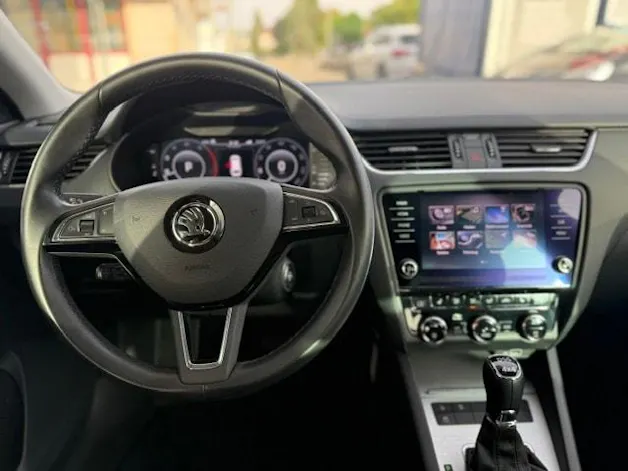 SKODA Octavia Combi 2.0 TDI Ambition 4x4 DSG