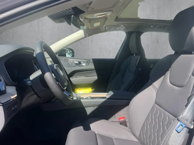 VOLVO XC60 T6 eAWD PluginHybrid Ultra Dark Geartronic