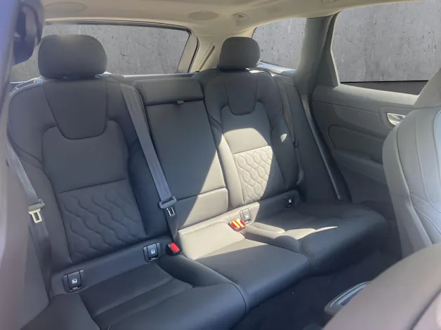 VOLVO XC60 T6 eAWD PluginHybrid Ultra Dark Geartronic