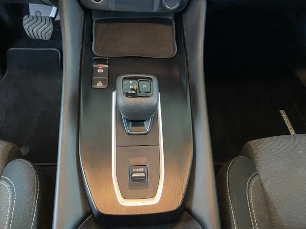 NISSAN Qashqai 1.3 DIG-T MHEV Premiere Edition Xtronic