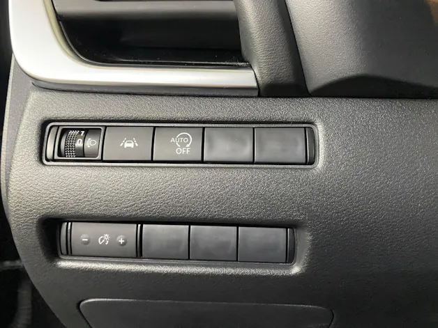 NISSAN Qashqai 1.3 DIG-T MHEV Premiere Edition Xtronic