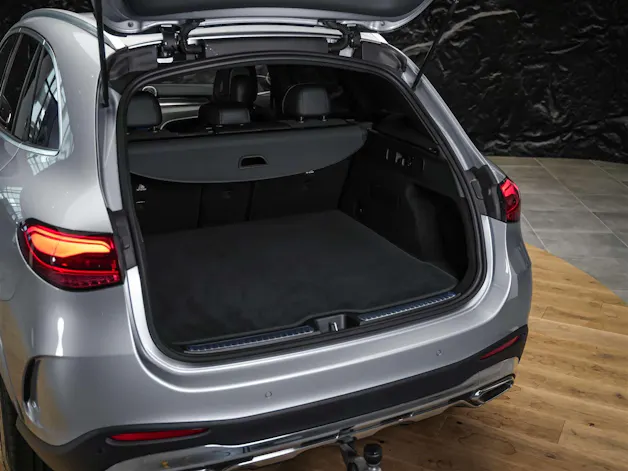 MERCEDES-BENZ GLC 300 d AMG Line 4matic *21" Felgen*Sitzheizung*Anhängerkupplung*