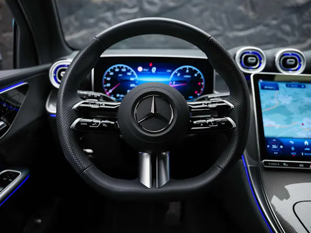 MERCEDES-BENZ GLC 300 d AMG Line 4matic *21" Felgen*Sitzheizung*Anhängerkupplung*