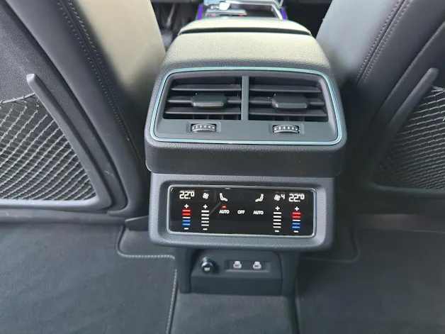 AUDI e-tron S quattro