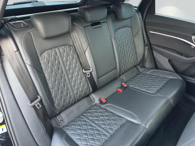AUDI e-tron S quattro