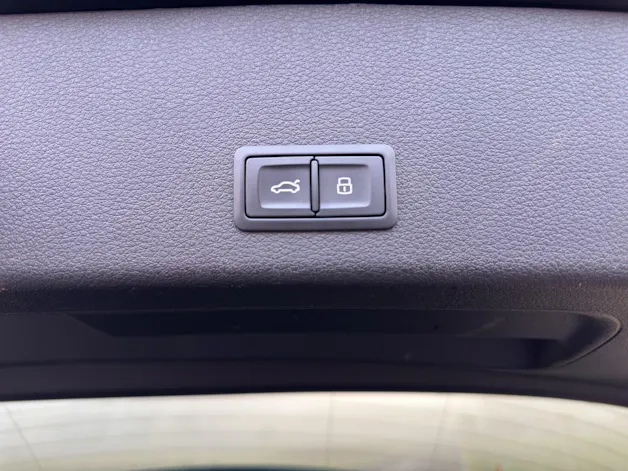 AUDI e-tron S quattro