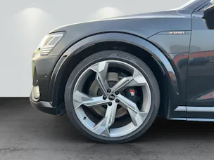 AUDI e-tron S quattro