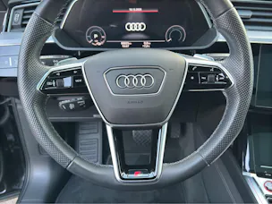 AUDI e-tron S quattro