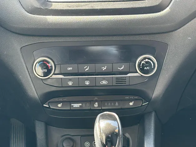 HYUNDAI i20 1.0 T-GDi Amplia