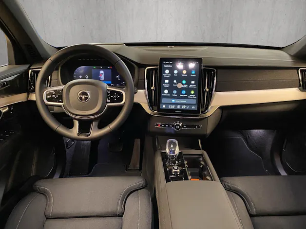VOLVO XC60 B5 Benzin Mild Hybrid AWD Plus Bright Geartronic