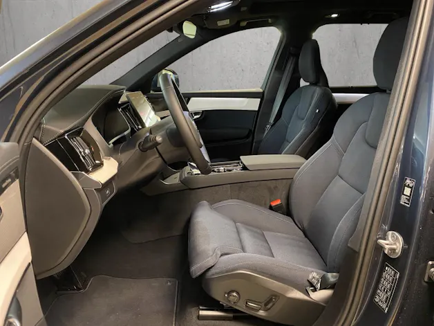 VOLVO XC60 B5 Benzin Mild Hybrid AWD Plus Bright Geartronic