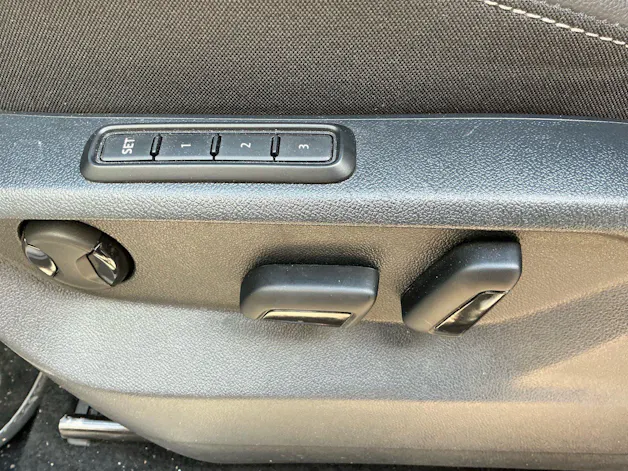 VW Tiguan Allspace R-Line 4Motion ***PANORAMADACH & ANHÄNGERKUPPLUNG ***